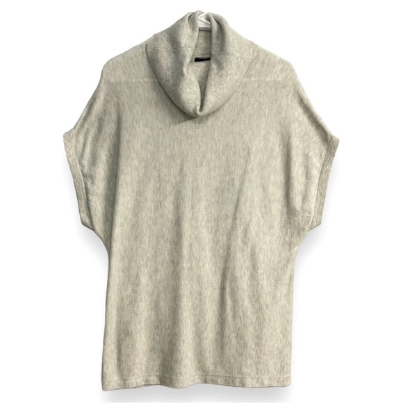 Sweaters - ❤️GAP Sleeveless Turtleneck Sweater Size Medium Great Spring Sweater